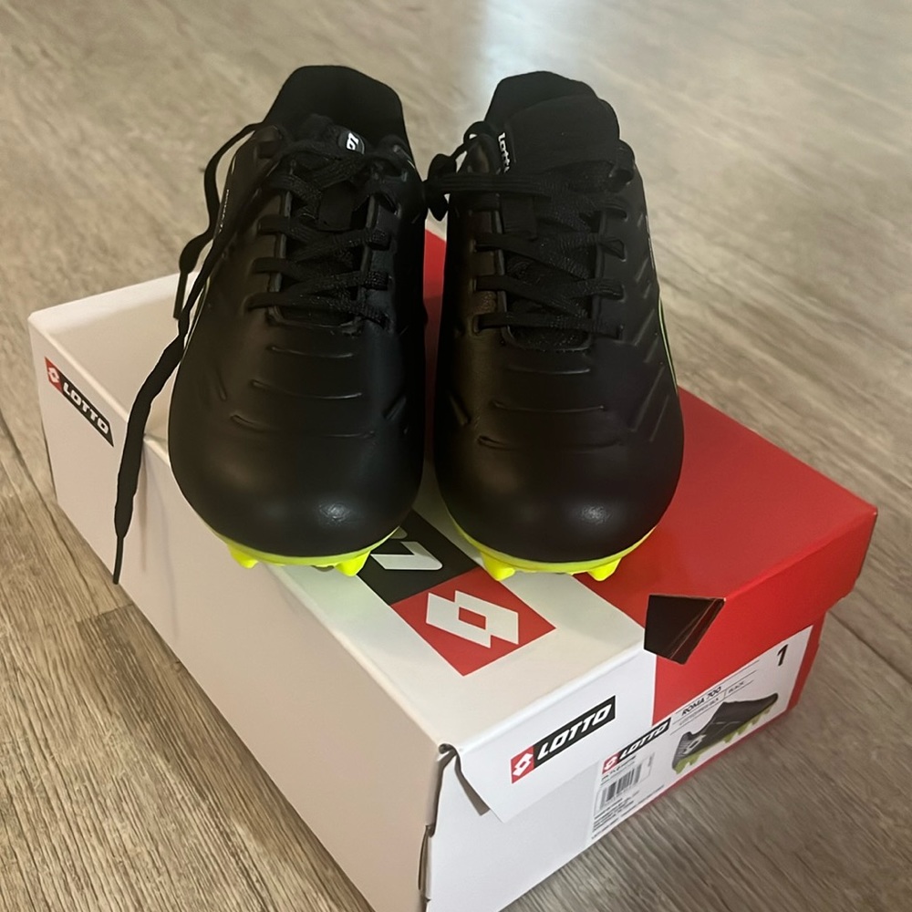 Kids soccer cleats